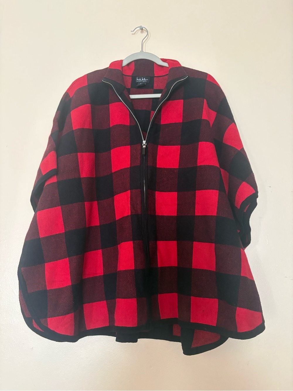 Nicole Miller Red & Black Buffalo-Check Zip-Up Cape
